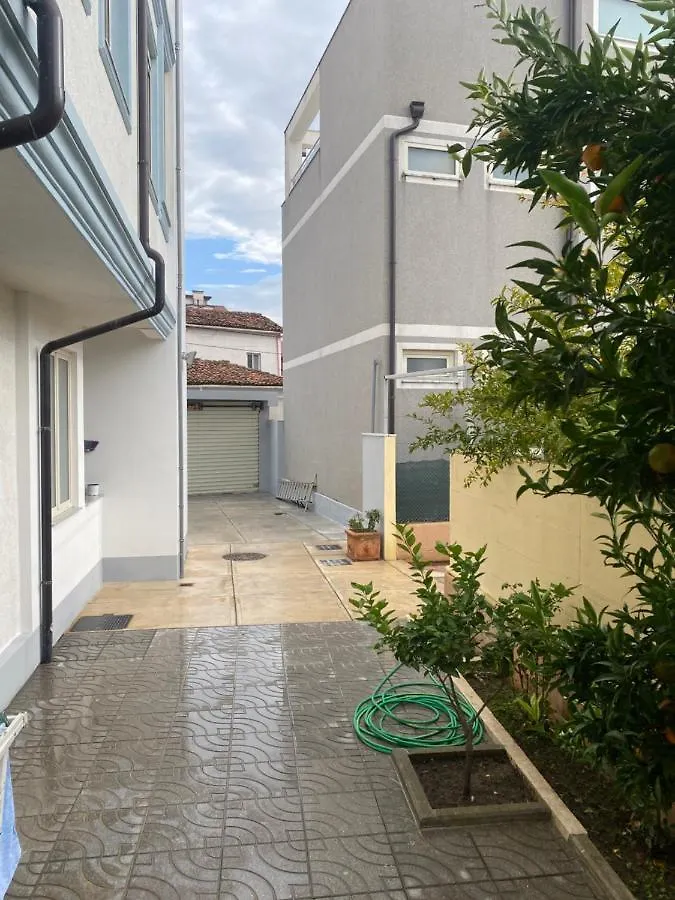 Eagle'S Nest Apartment Shkoder