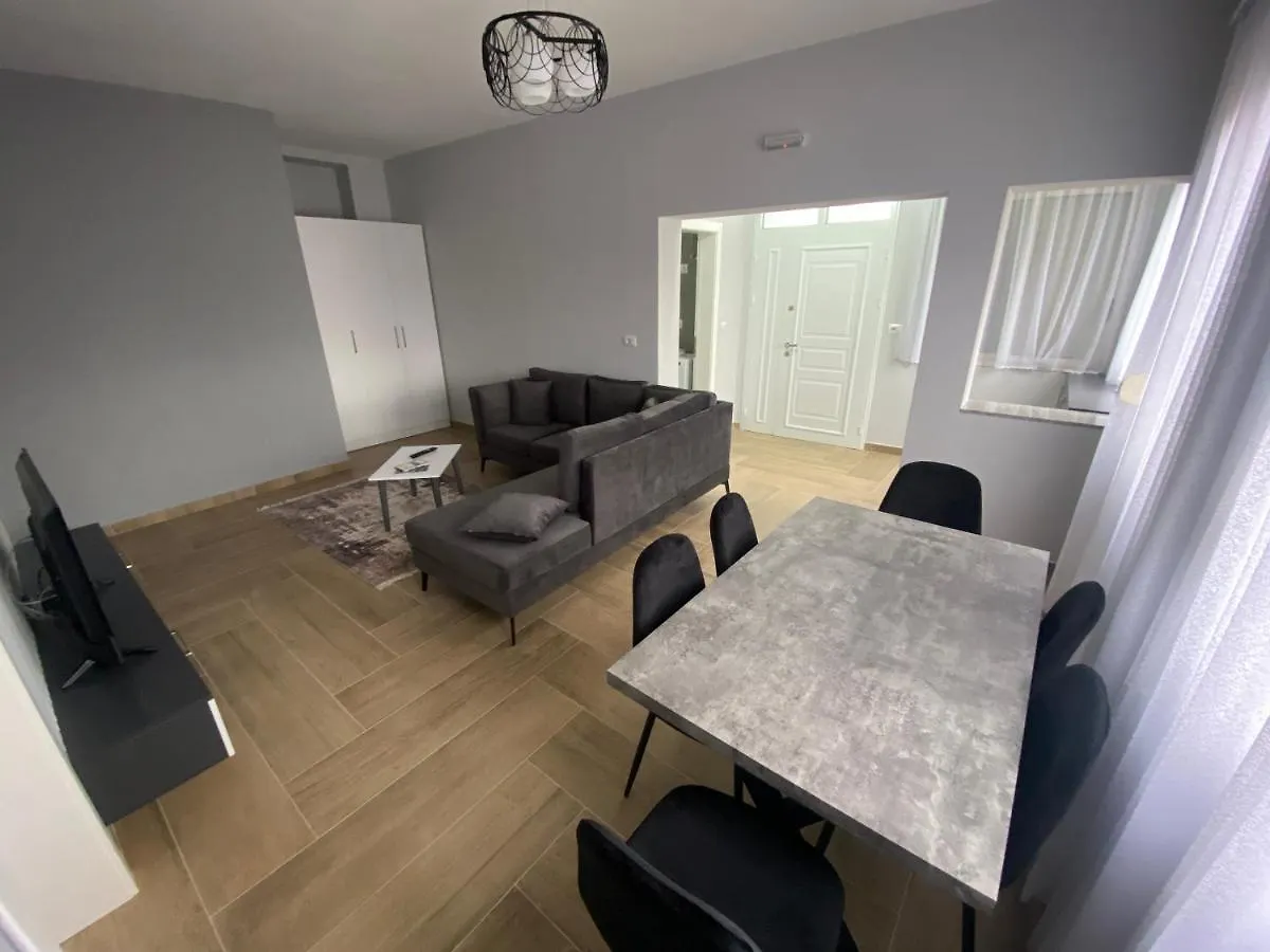 Eagle'S Nest Apartment Shkoder
