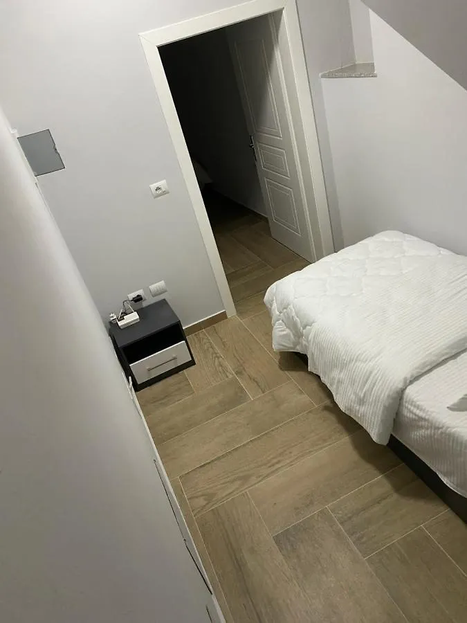 Eagle'S Nest Apartment Shkoder