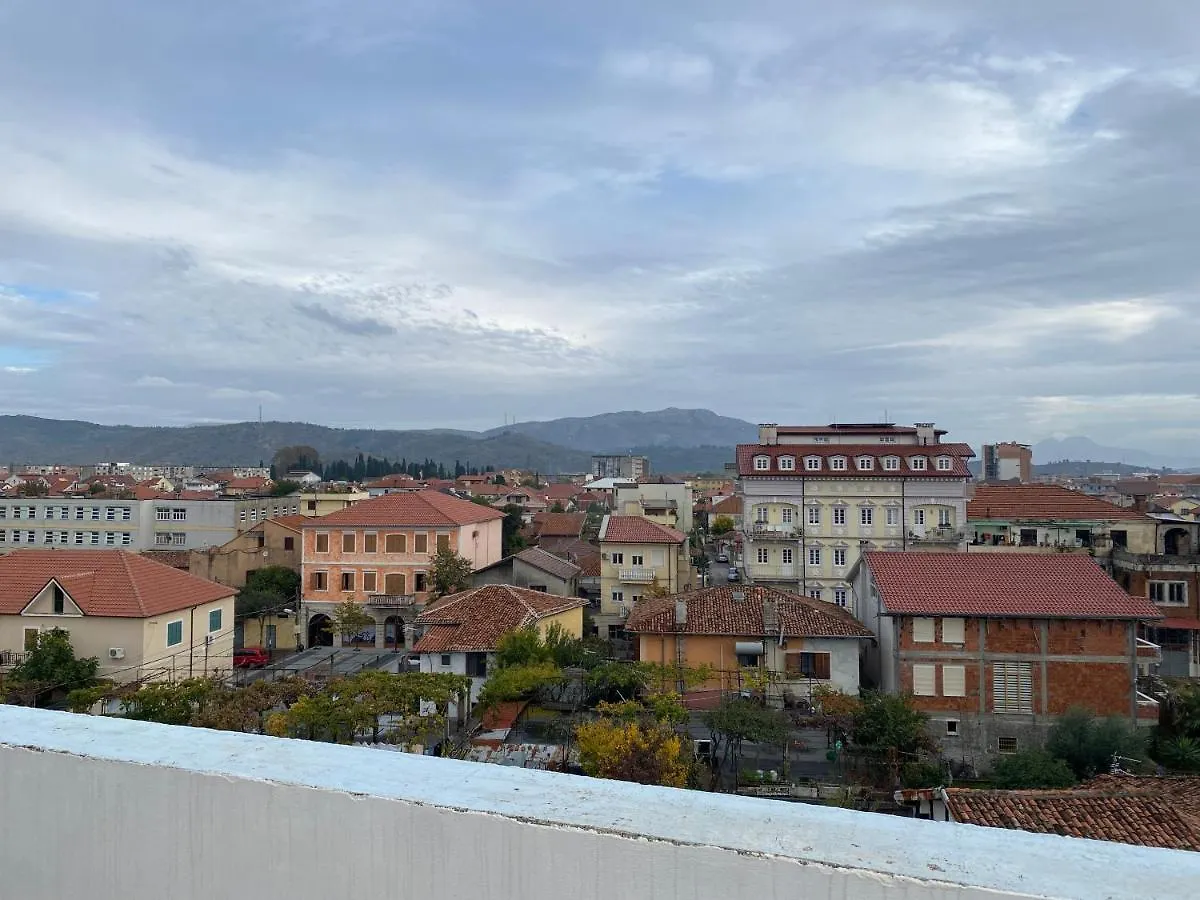 Eagle'S Nest Apartment Shkoder