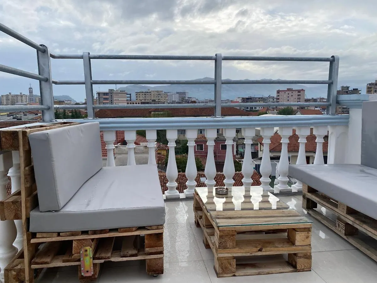 Eagle'S Nest Apartment Shkoder