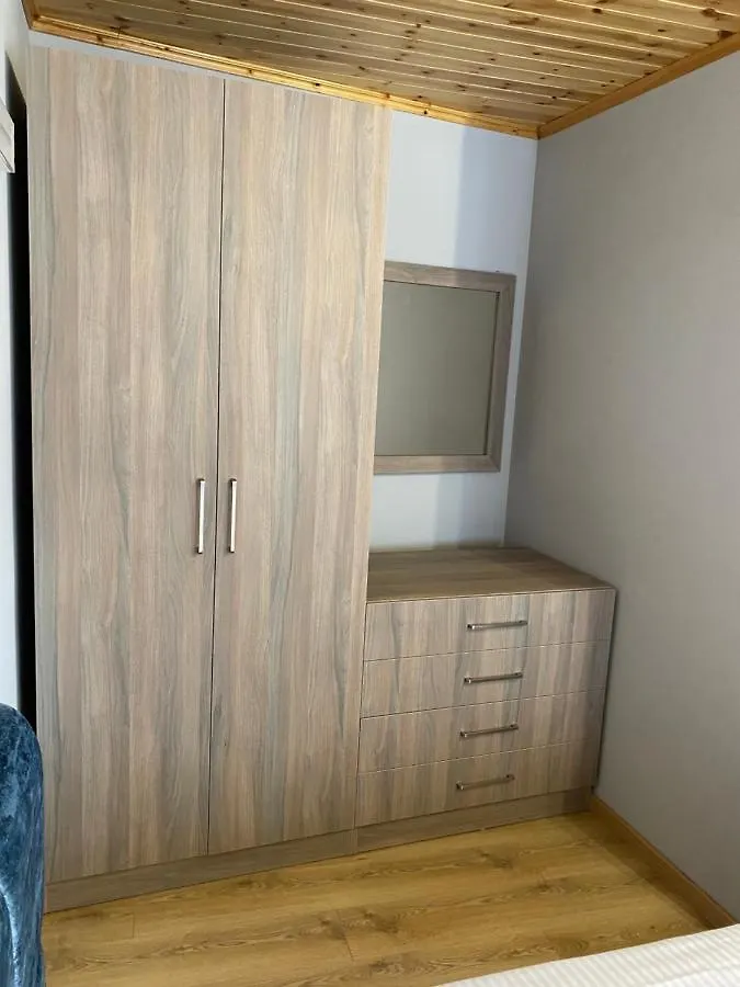 Eagle'S Nest Apartment Shkoder